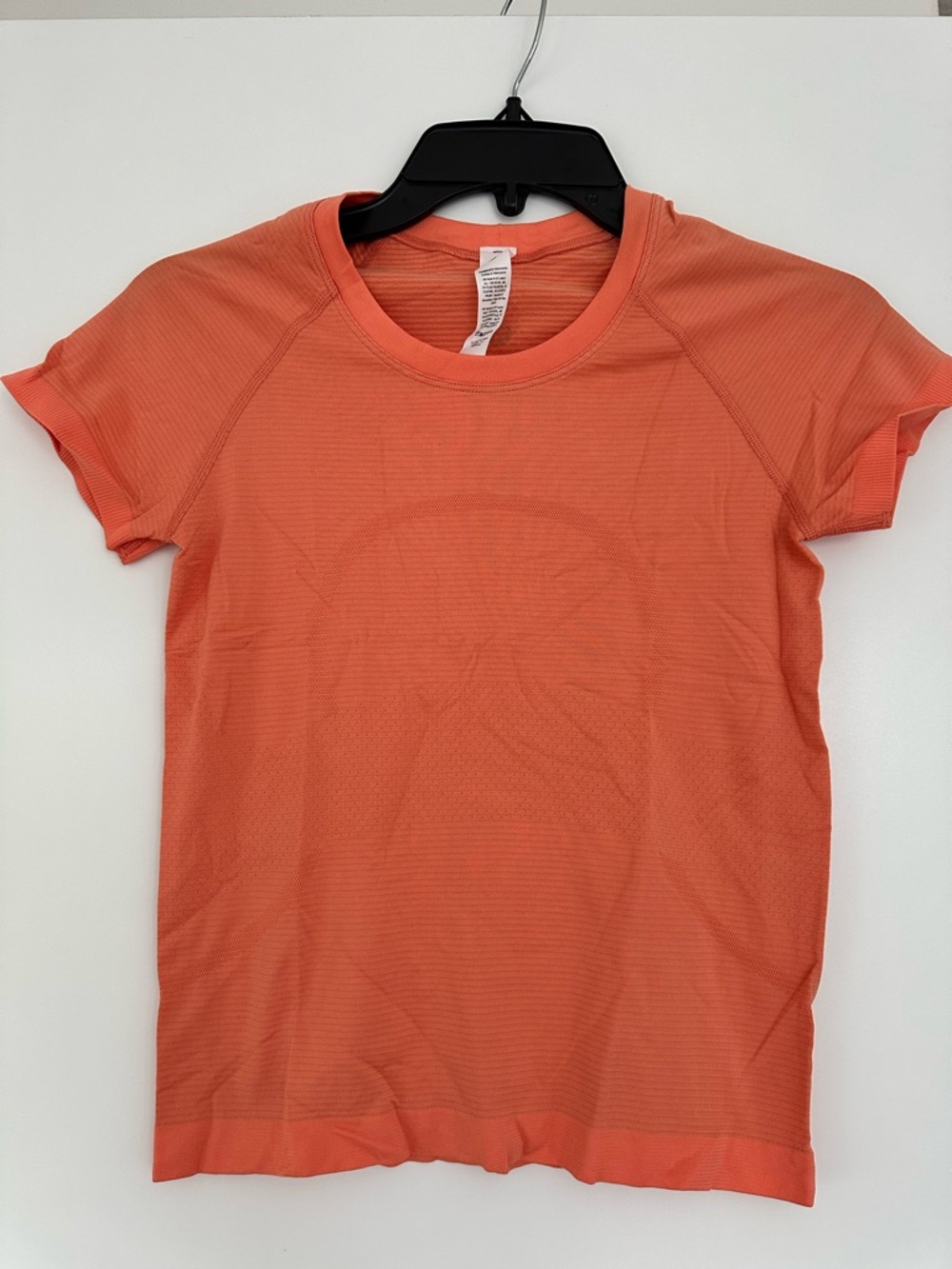 Lululemon swiftly tech short sleeve 2.0 race size 4